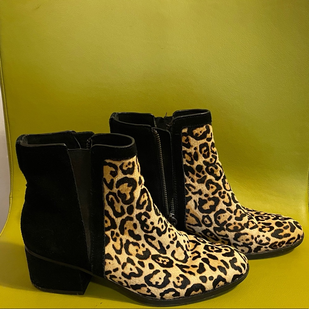 Splendid size 7.5 booties with animal print